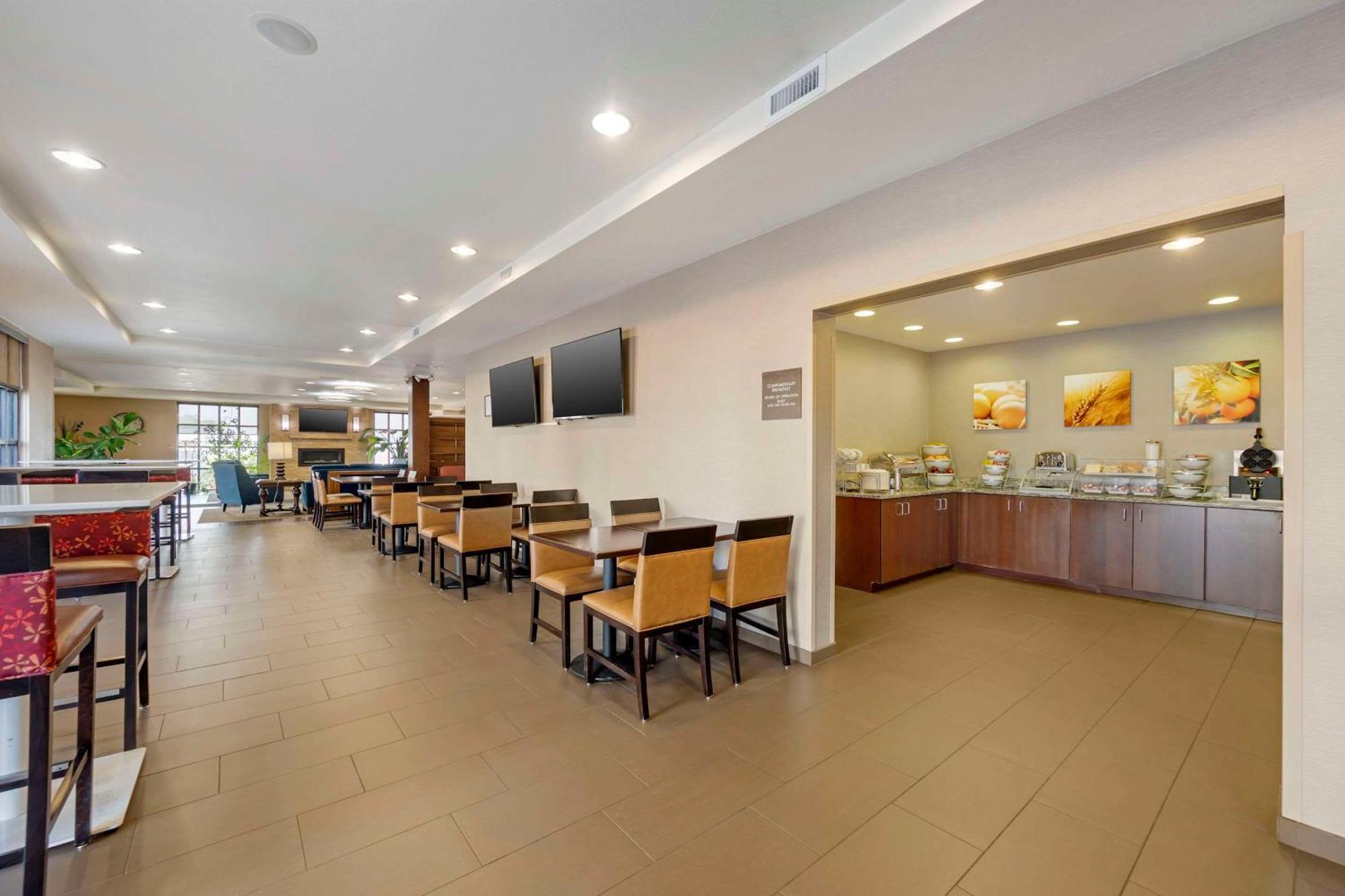 שאיין Comfort Inn & Suites מראה חיצוני תמונה