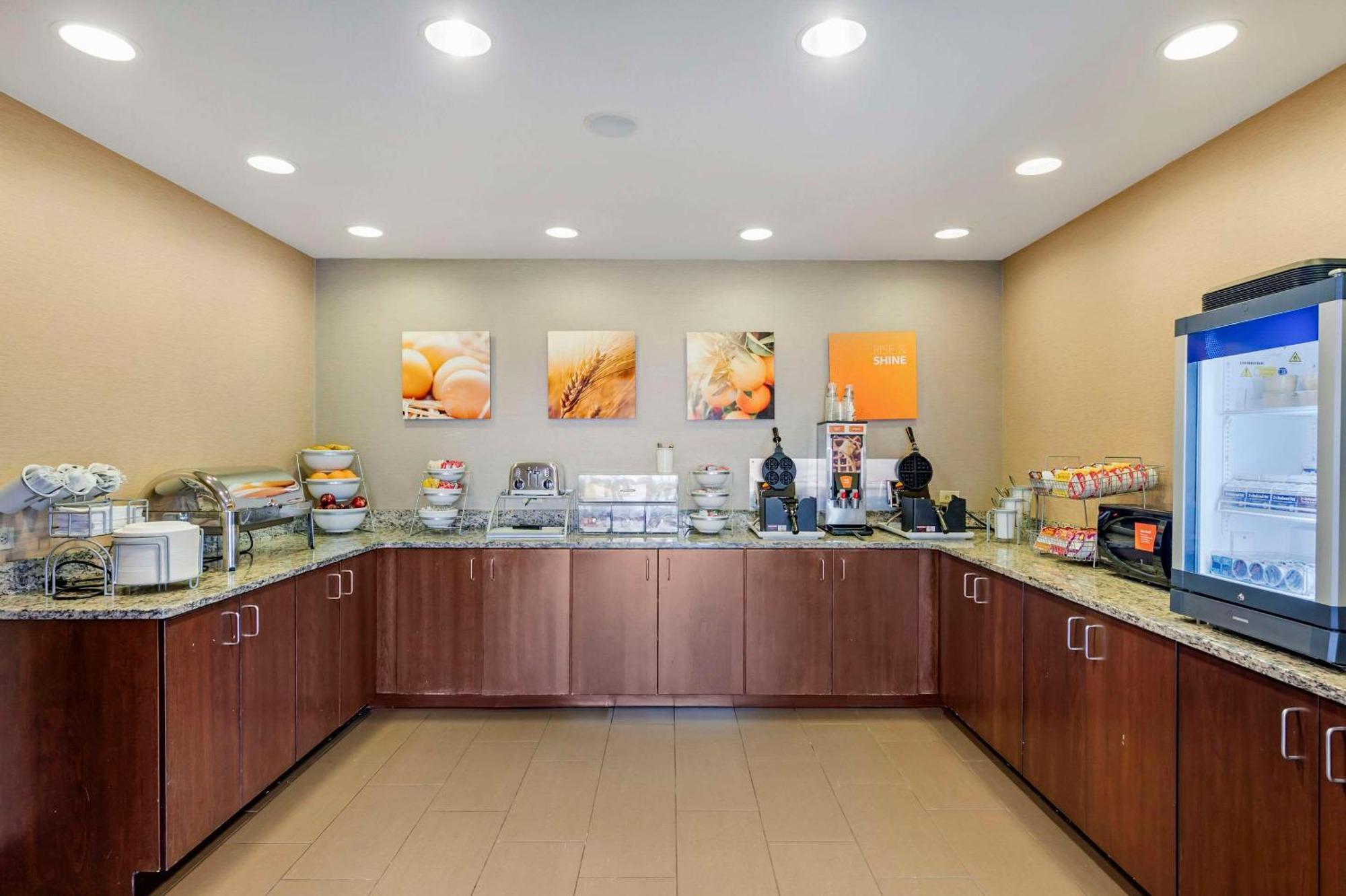 שאיין Comfort Inn & Suites מראה חיצוני תמונה
