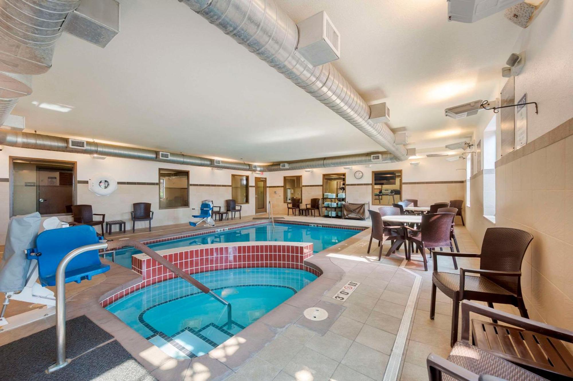שאיין Comfort Inn & Suites מראה חיצוני תמונה