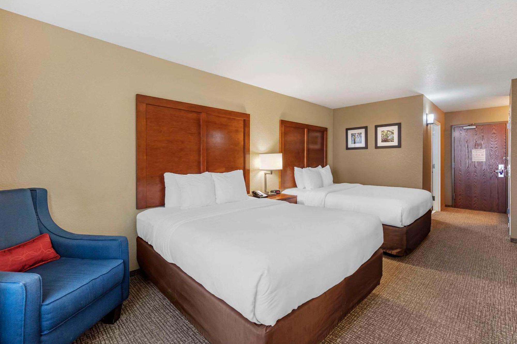 שאיין Comfort Inn & Suites מראה חיצוני תמונה