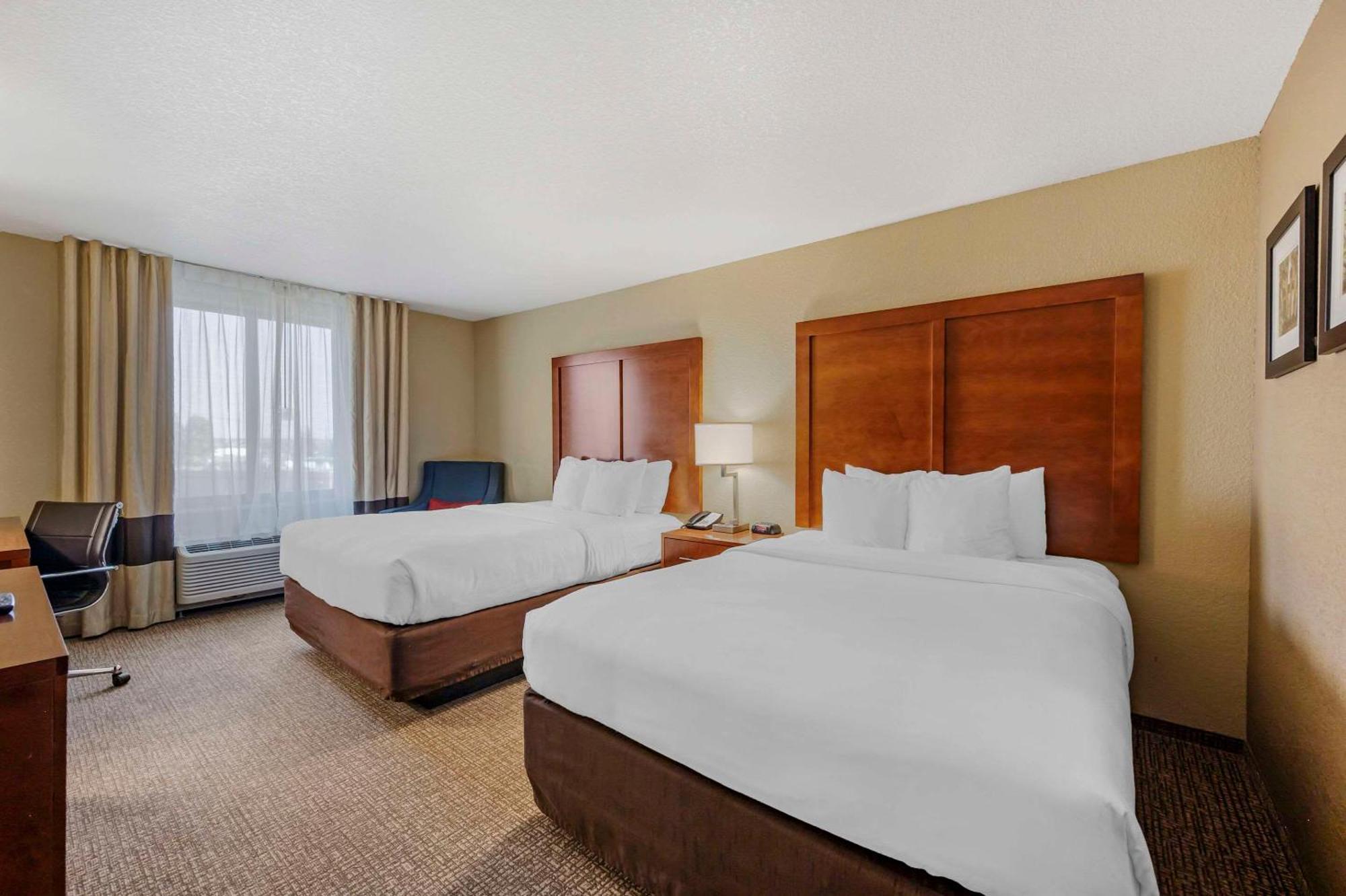 שאיין Comfort Inn & Suites מראה חיצוני תמונה