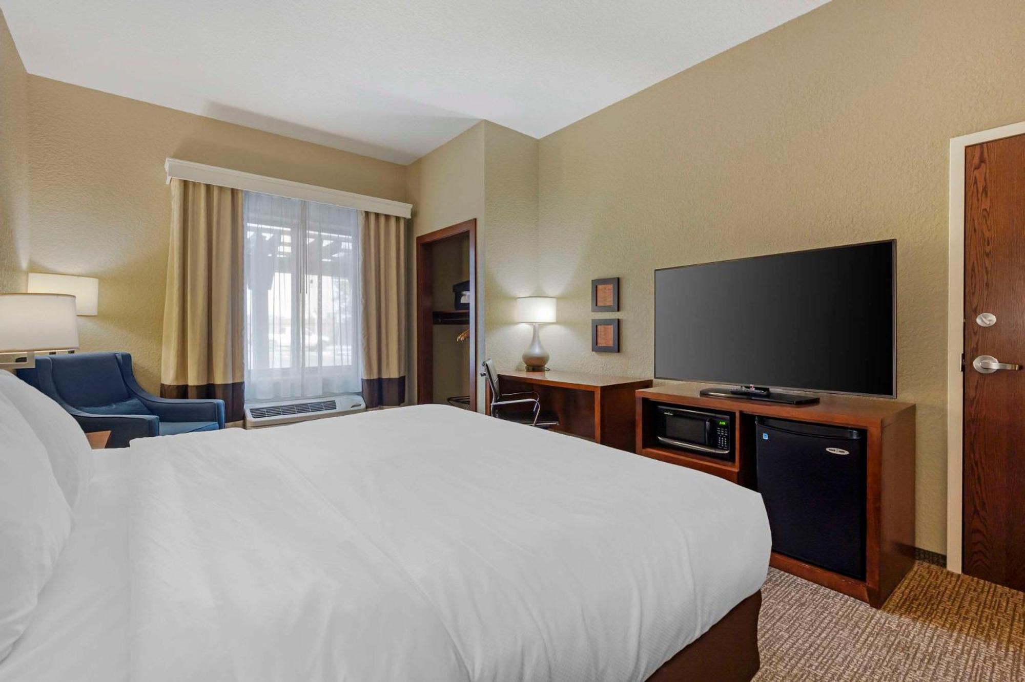 שאיין Comfort Inn & Suites מראה חיצוני תמונה