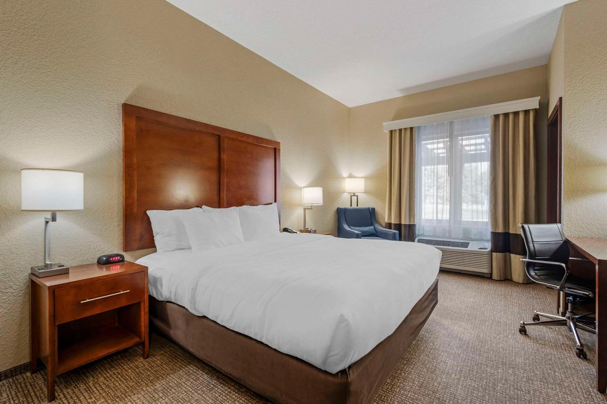 שאיין Comfort Inn & Suites מראה חיצוני תמונה