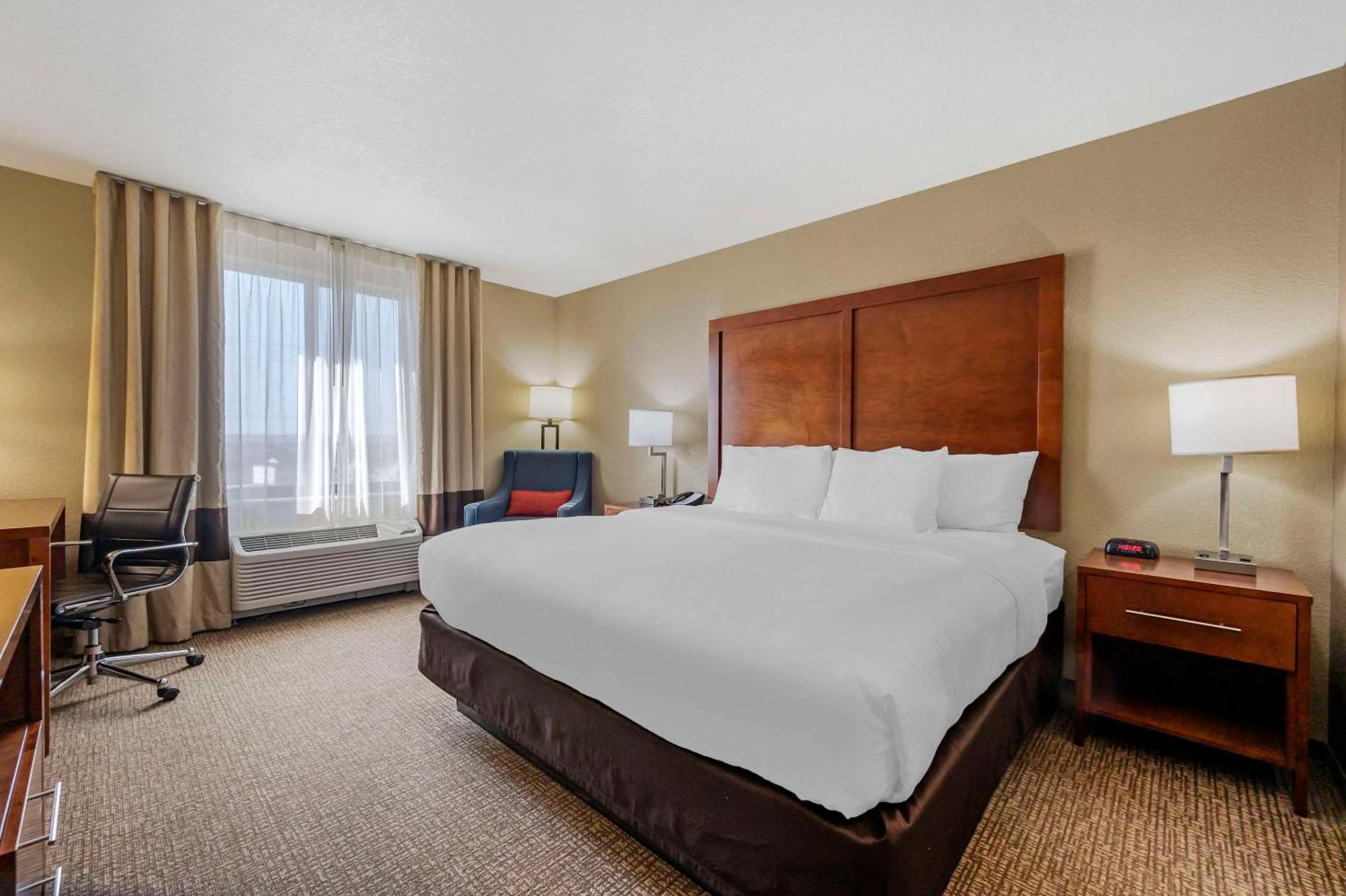 שאיין Comfort Inn & Suites מראה חיצוני תמונה